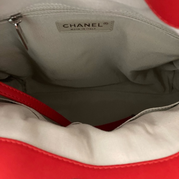 Chanel chain around hobo - Picture 6 of 13